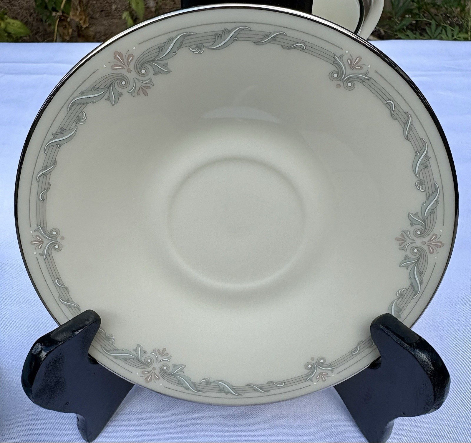 Lenox Cosmopolitan Collection Kingston 4 Pc.Set 2 Tea Cups&Saucers, US