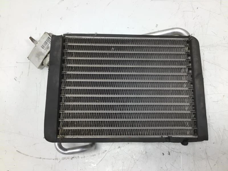 Núcleo evaporador auxiliar aire acondicionado trasero GMC YUKON 2007 2014 XL CON VÁLVULA DE EXPANSIÓN Foto 3 de 4