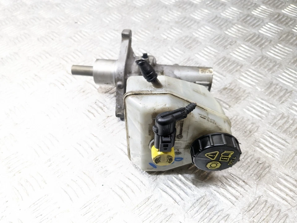 VOLKSWAGEN AMAROK FRENO CILINDRO MAESTRO Y BOTELLA 2.0 BITDI DIÉSEL 2H MK1 2013 Foto 2 de 4