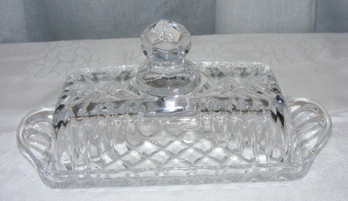 Vintage Crystal 1/4 Pound Covered Butter Dish Waffle Cut Round Knob Pattern 8-b - Picture 1 of 5