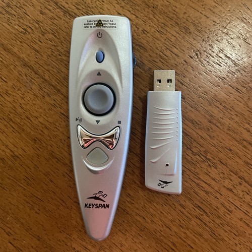 KEYSPAN PR-US2 Presentation Remote - Wireless Remote + Mouse, & Carrying Case - Picture 4 of 5