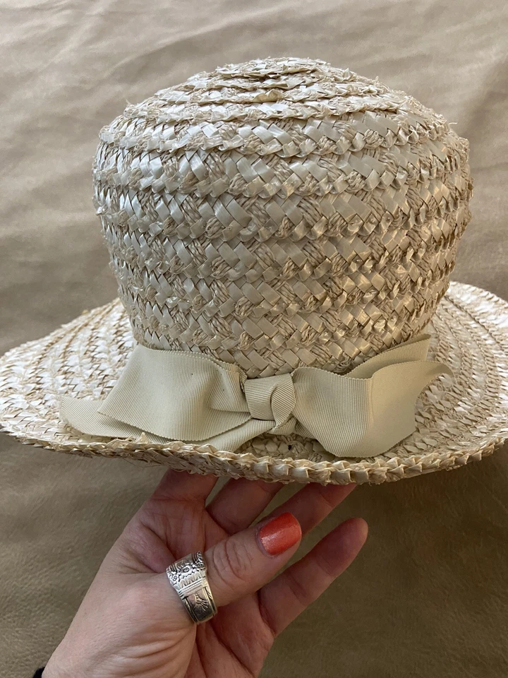 60s Vintage Taupe Straw Hat Wide Brim Sun Bonnet SZ 6 Made In USA - Image 4 of 4