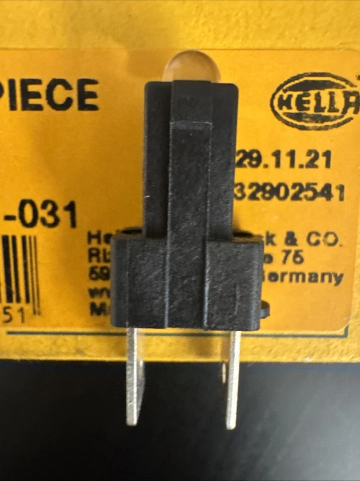 Hella 灯泡插座 - 12/24V - LED 9FF713627-031p — 第 2/4 张图片