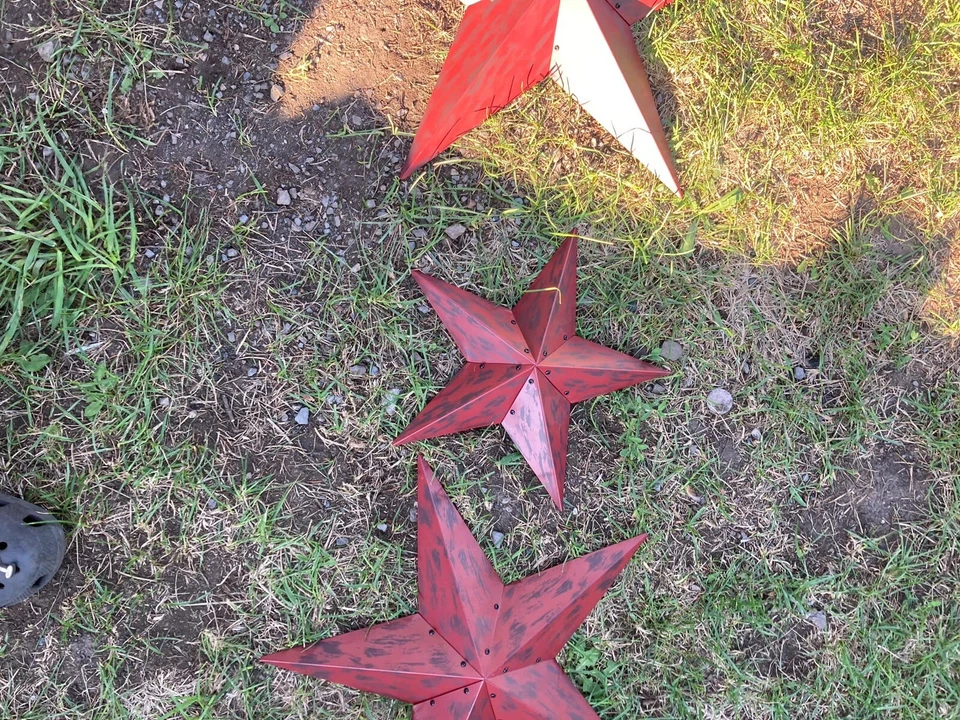 Juego de 3 Red Barnstars Foto 3 de 3