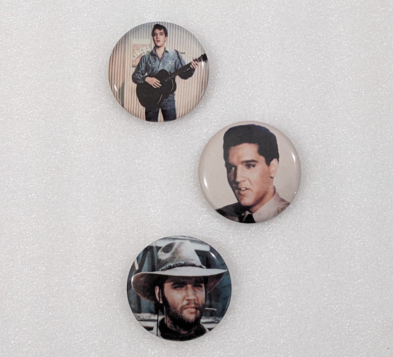 elvis-presley-king-of-rock-roll-movies-vintage-1-5-3-button-pin-back