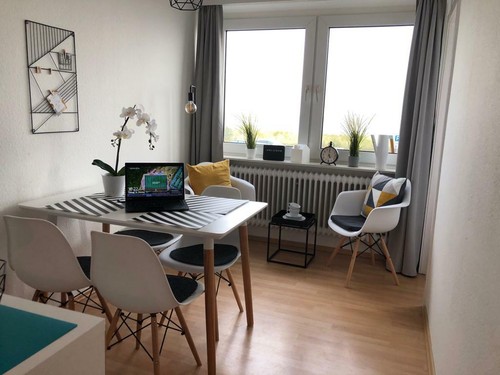 Bett&Butze Heiligenhafen Meerblick Ferienwohnung Ostsee Hund 5P Strandkorb - Bild 4 von 20