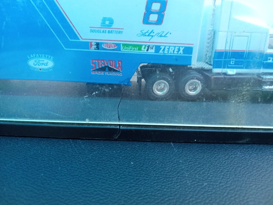 Plataforma de remolque fundido a presión Sterling Martain #8 Raybesto NASCAR Team 1:64 daños Tr7#46 Foto 3 de 4