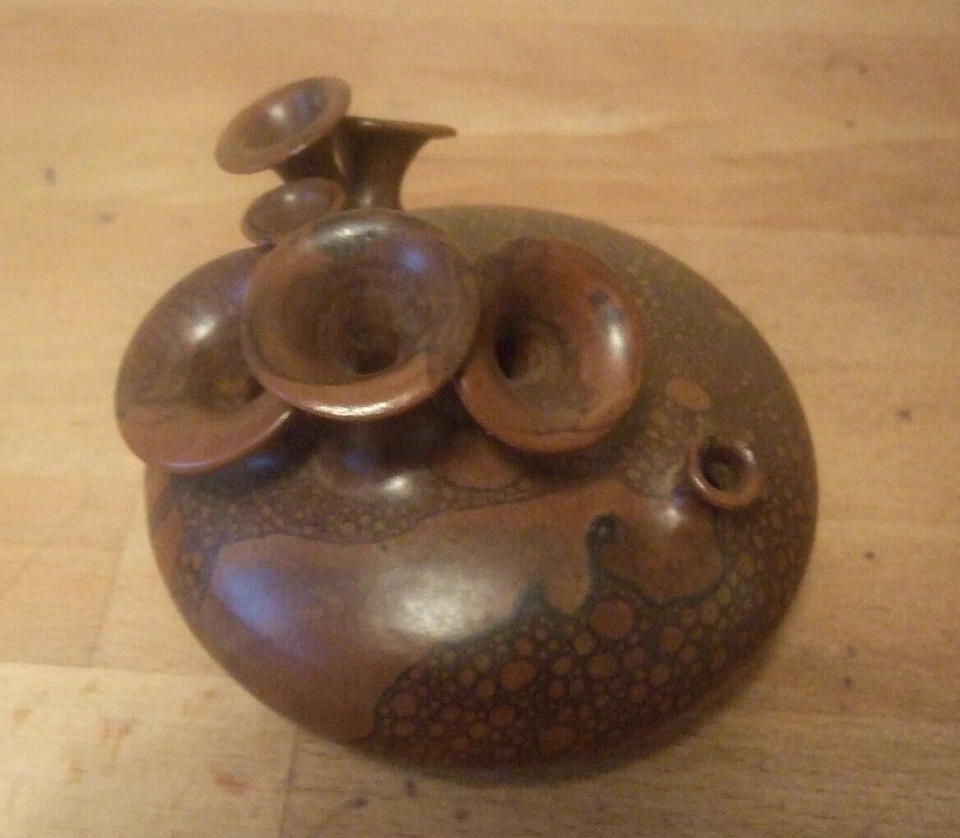 Kleine Vase für 7 kleine Schnittblumen Vintage Ton Alien-Optik giger gore death - Bild 4 von 4