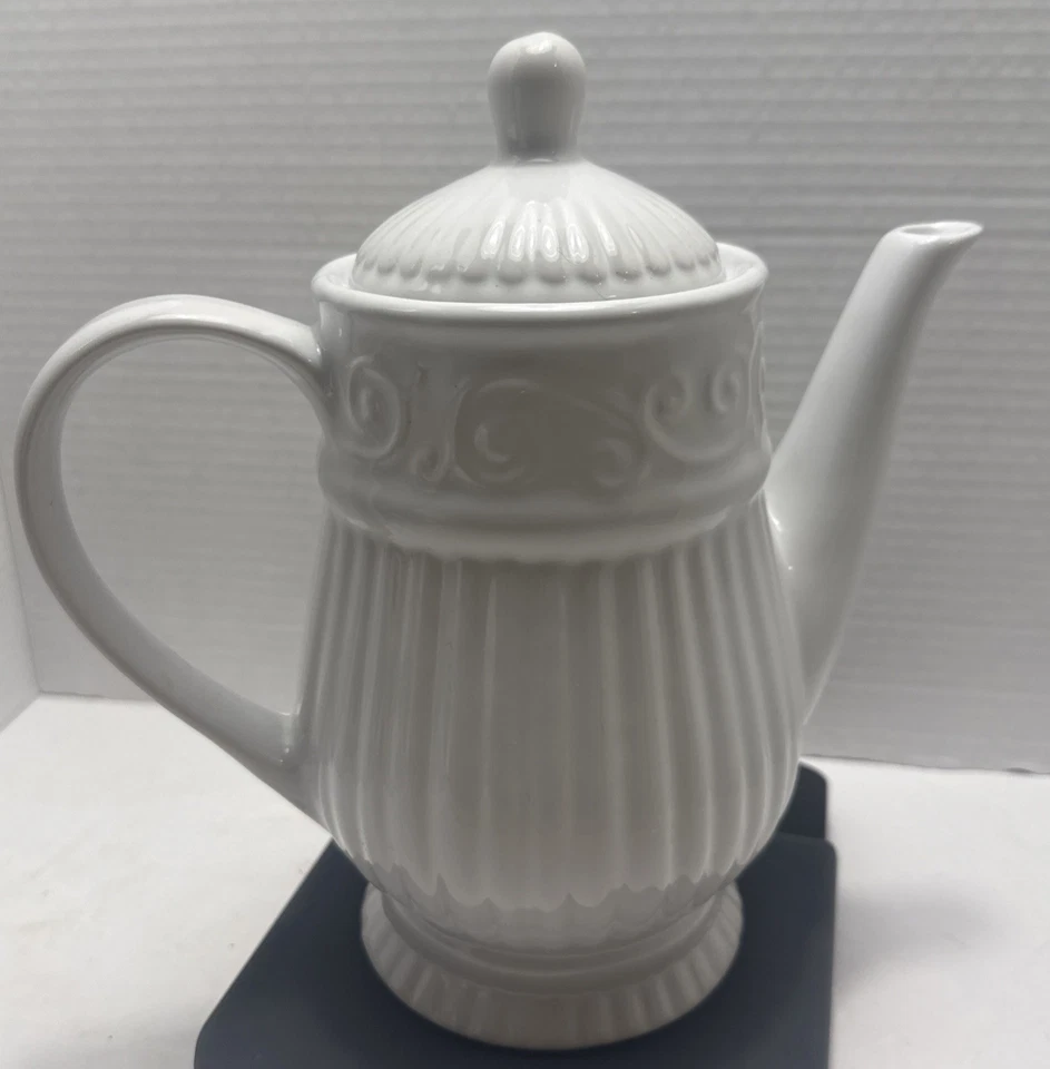 Tetera de café Gibson Housewares blanca de China con tapa - clásica y elegante Foto 2 de 4