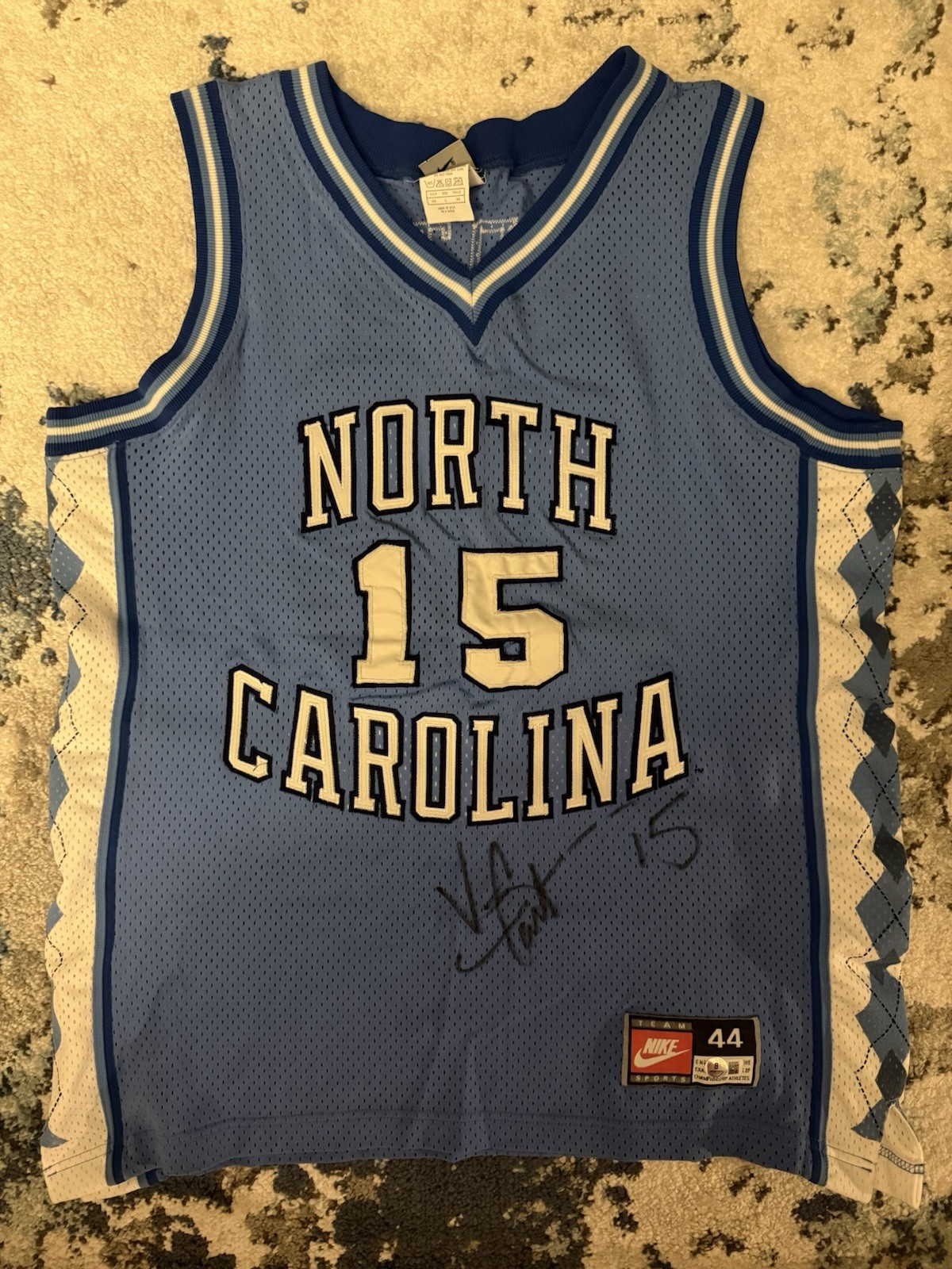 Vince Carter Autographed Signed North Carolina Tar Heels Auto UNC Jersey BECKETT 