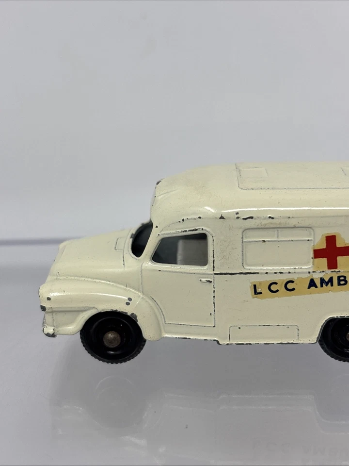 Vintage 1960's Die Cast Matchbox Lesney No 14 Lomas Ambulance England - Image 3 of 4