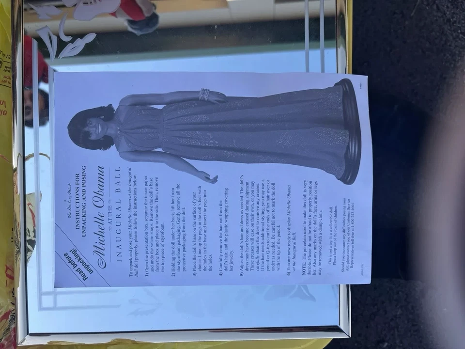 Muñeca Coleccionable Vestido Rojo Michelle Obama The Inaugural THE DANBURY COMO NUEVA Foto 4 de 4