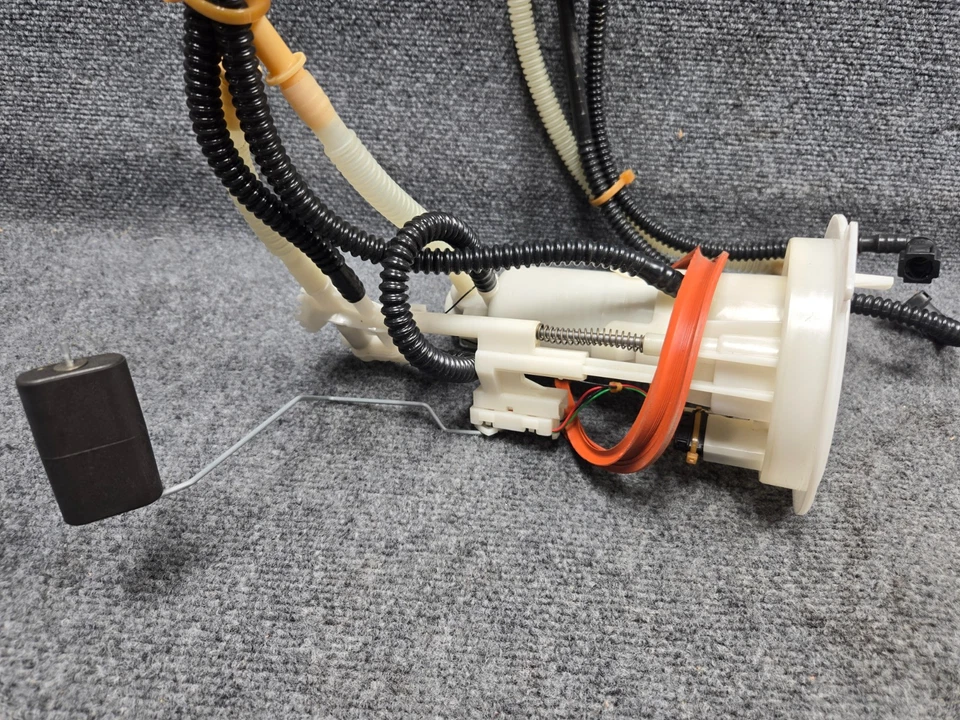 AUDI Q3 QUATTRO 2015-2018 2,0 L LADO IZQUIERDO GASOLINA BOMBA OEM Foto 2 de 4