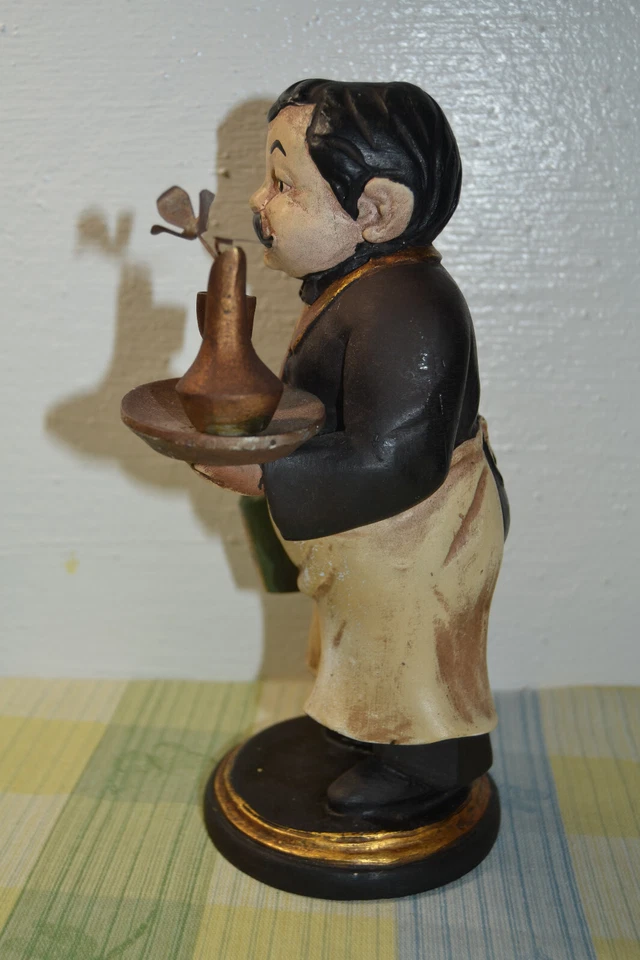 De colección. Estatuilla de cocina de camarero/mayordomo para servir vino de 9" Sterling Industries Foto 2 de 4