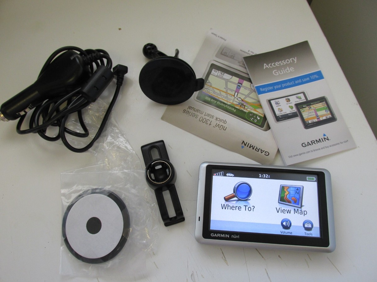 Garmin Nuvi 1300LMT GPS Navigator Bundle Lifetime Maps Tested And