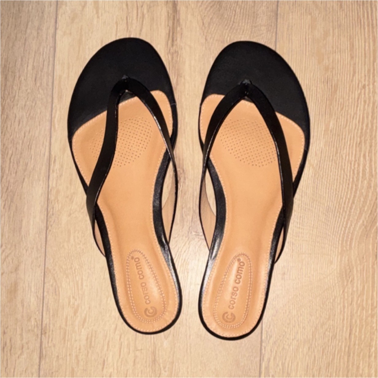 Corso Como Women’s Thong Sandals Slip On Leather Black/Tan Flat US 9.5