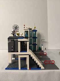 LEGO CITY Police Station 7498 With Vehicles