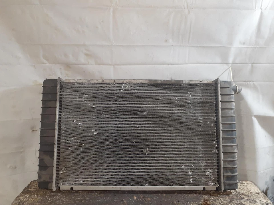 Used Radiator fits: 1989 Pontiac Grand am 4-138 2.3L VIN D 8th digit Grade A — 第 2/4 张图片