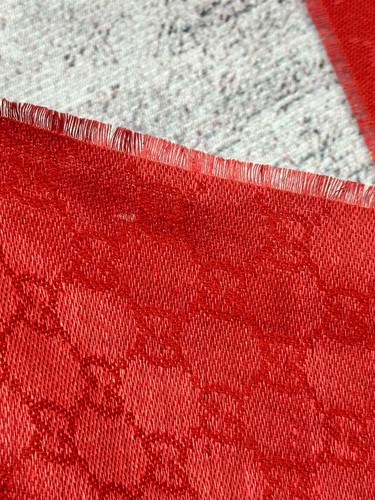 Authentic Gucci Scarf GG Monogram Logo Red Wool Fringed - Picture 8 of 13