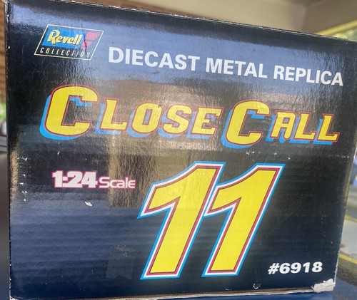 Brett Bodine #11 Close Call 1997 Ford Thunderbird ~ Revell 1:24 Rare BRAND NEW! - Picture 3 of 7