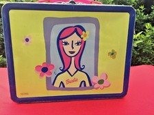 Fiambrera de metal vintage rara RED HEAD Mattel Barbie estuche de transporte de ropa por termo