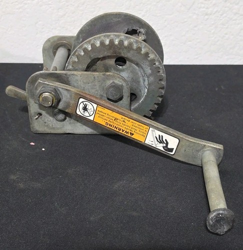Dutton-Lainson DL600A Hand Winch 600 lb Capacity Boat/Trailer – Works, Needs E4
