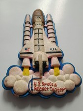 Usa Space  Rocket Center Collectible Resin Shuttle Magnet With Detailed Launch