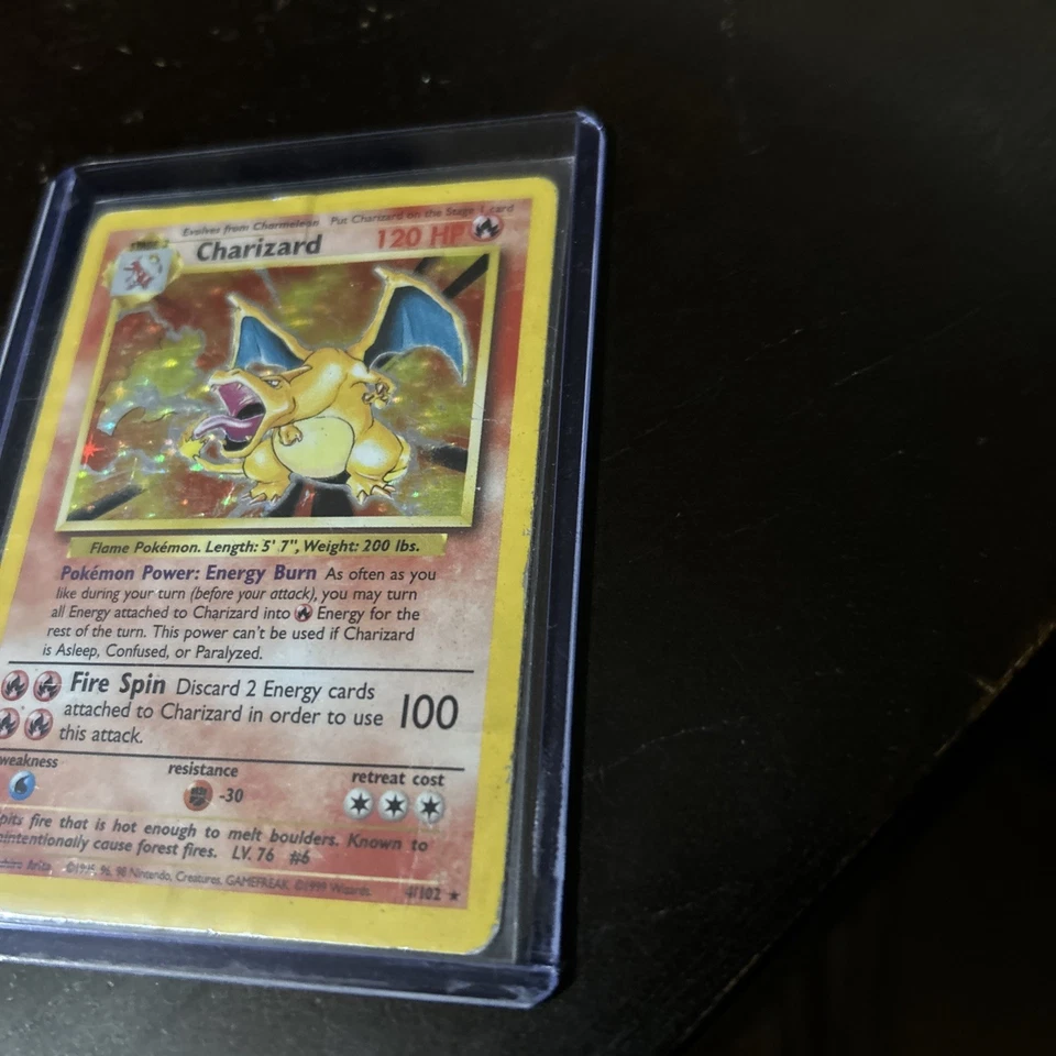 Pokémon TCG Charizard 1995 HOLO 4/102 - Image 4 of 4
