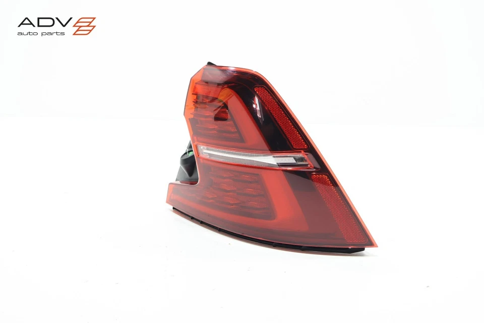 Volvo S60 2019-2025 luz trasera derecha lado del pasajero luz trasera exterior lámpara OEM Foto 2 de 4