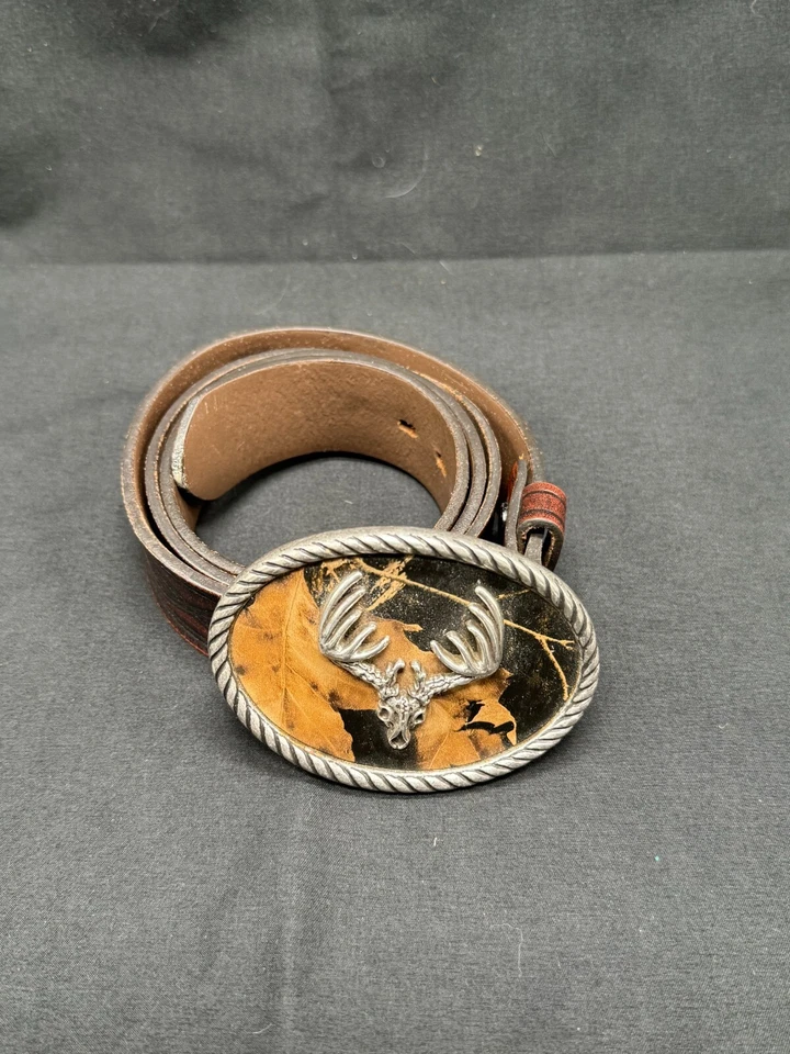 Cinturón Nocona Belt Co roble musgo camuflaje ciervo calavera hebilla y cuero hecho a mano 42" Foto 2 de 4