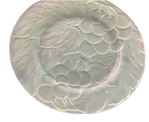 4 Frosted Pastel Colored Large dinner plates GRAPE RAISED DESIGN,beautiful - Picture 5 of 9