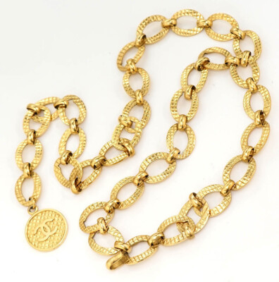 Chanel quilted Gold tone Chain Belt Vintage CHANEL Golden Thick Chain Belt With a CC Charm and  main image 3