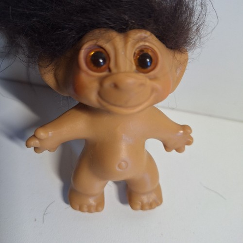 Vintage Troll Uneeda Wishnik Doll Long Black or Dark Brown Hair Amber Eyes 3" - Foto 2 di 9