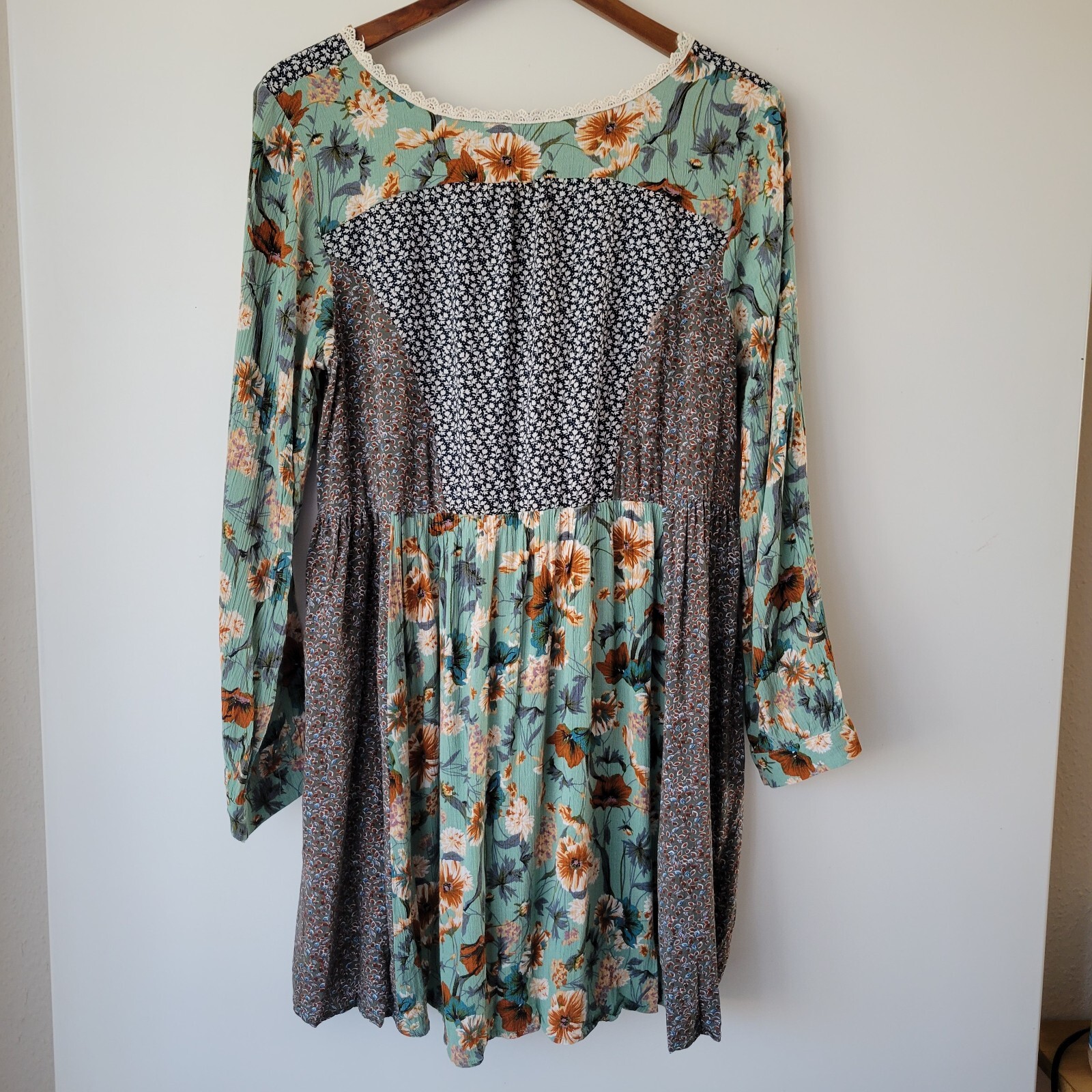 Umgee Floral Patchwork Tunic Top Medium Womens Bl… - image 8