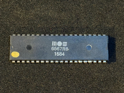 MOS 6567R8 VIC II VIC-II Video Chip Commodore 64 Tested Working NTSC