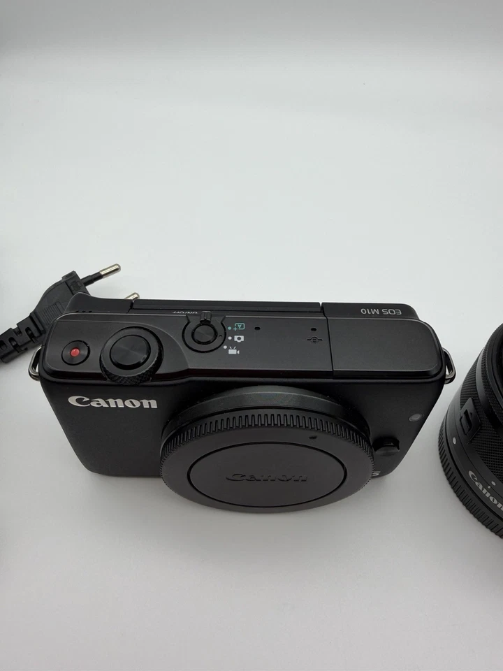 Canon Digitalkamera EOS M10 / EF-M 15-45mm / 3.5-6.3 IS STM / Top Zustand - Bild 3 von 4
