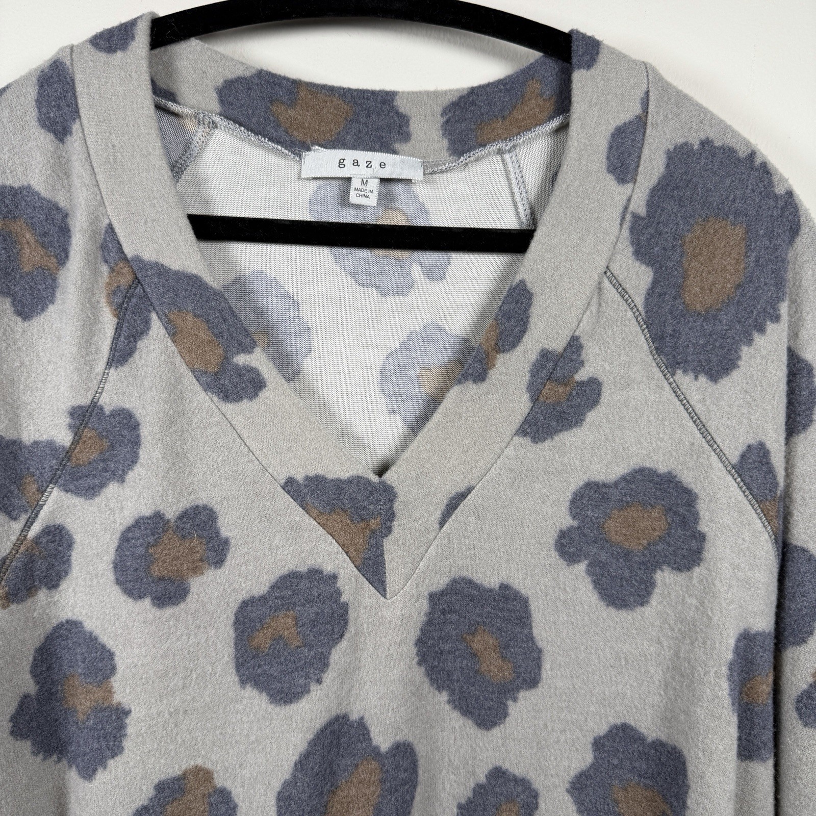 Grayson Threads Leopard Sweatshirt  Med Womens Gr… - image 3