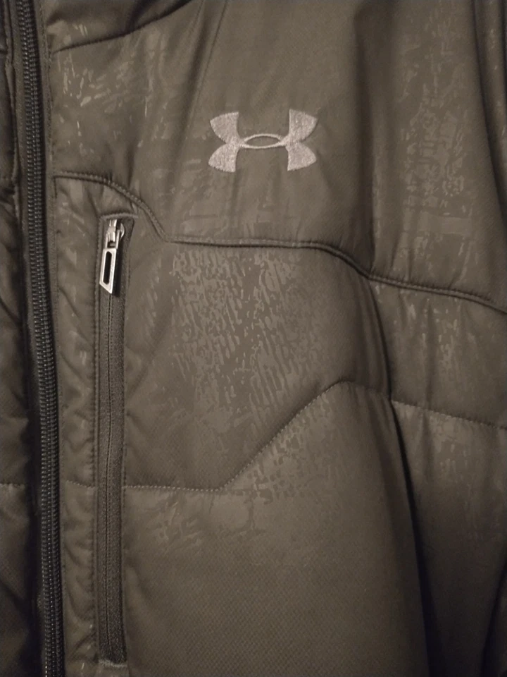 Under Armour Men's XL Olive Green Puffer Jacket. Note: Small Flaw On Back. - Image 2 of 4