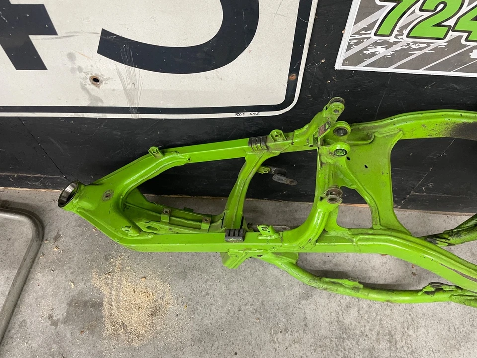 Рама шасси Kawasaki KX125 1995-1996 годов выпуска - Изображение 3 из 4