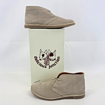 Delicious Junction Crowley Suede Desert Boots in Beige Größe UK 9 EU 43