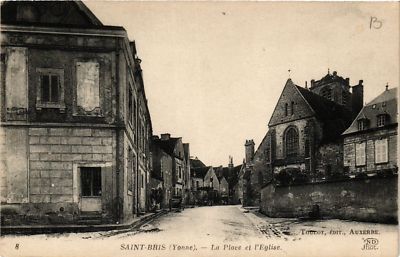 CPA AK St-BRIS - Der Platz und die Kirche (657137)