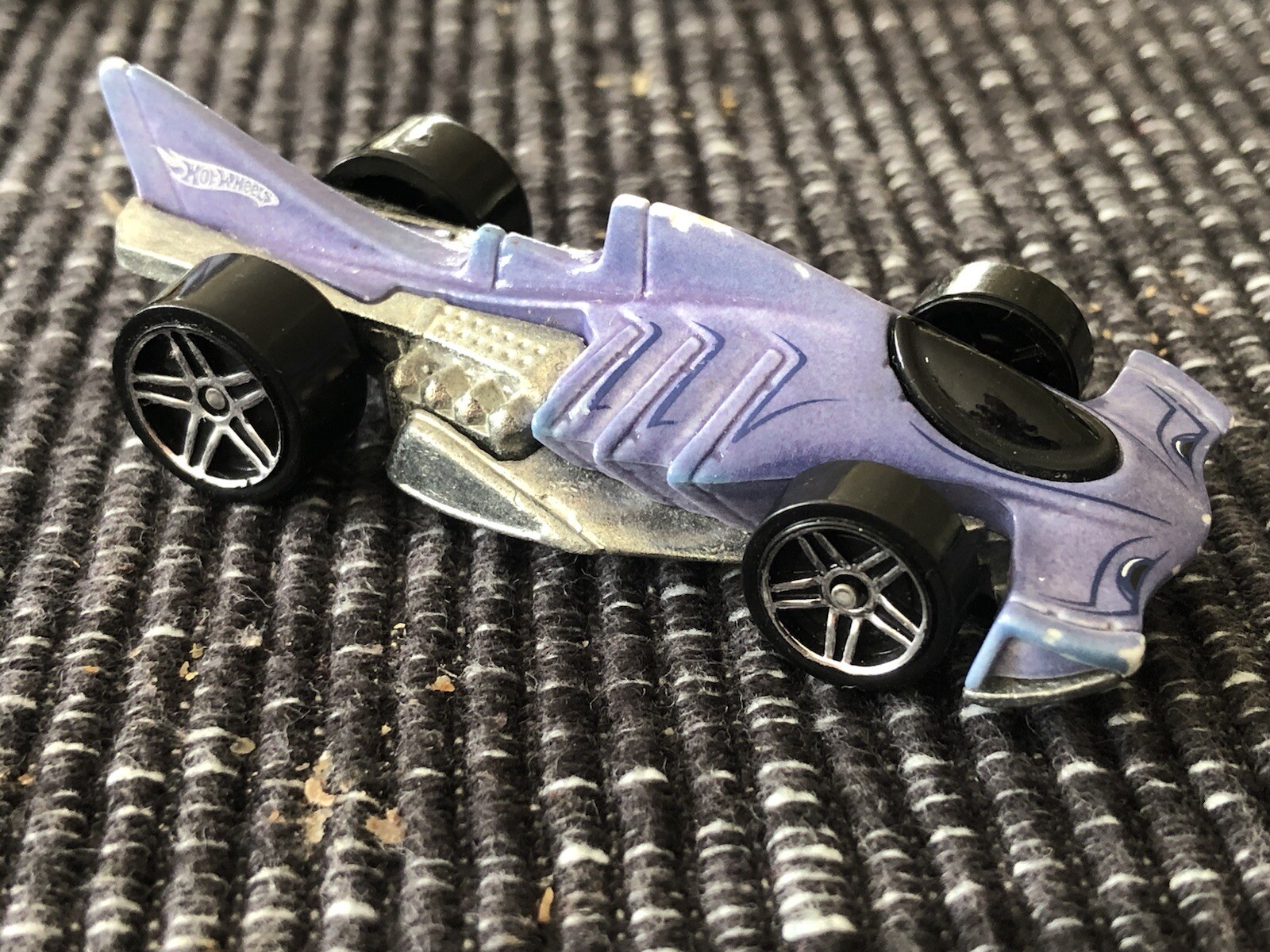 Hot Wheels Hammer Down Shark Colour Shifters Creatures Blue 1/64