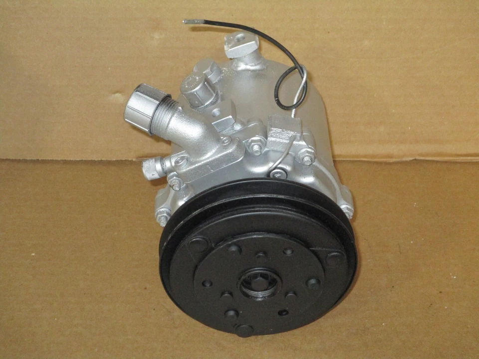 COMPRESOR DE AIRE ACONDICIONADO PARA BMW 82-84 528E, 533I, 633CSI, 733I Y OTROS Foto 2 de 4