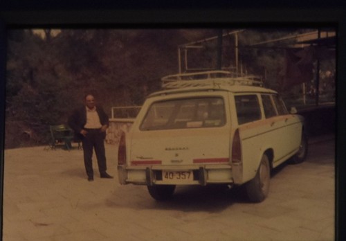 PEUGEOT 404 HALF FRAME COLOUR SLIDE , ABOUT 1968, ISRAEL - Picture 2 of 4