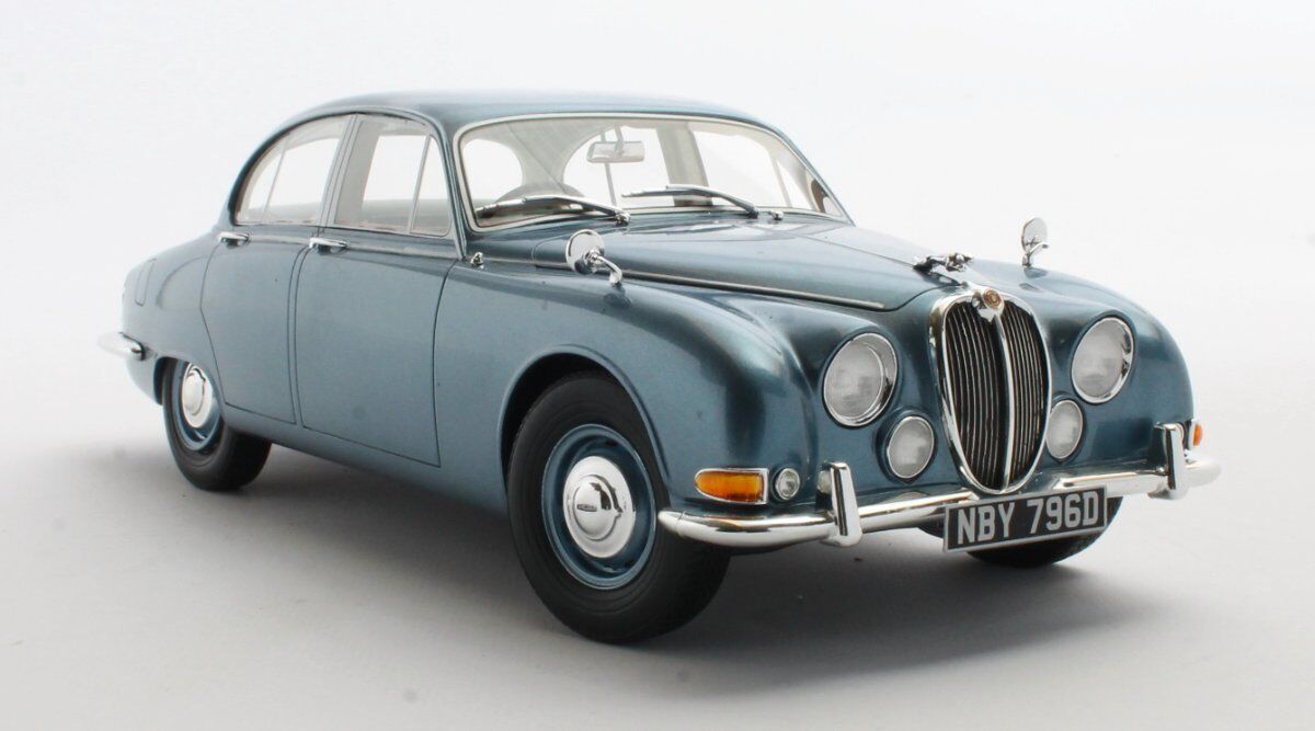 1/18 Scale, Jaguar S-Type Opalescent Blue 1965 (Ltd Edition 96pcs