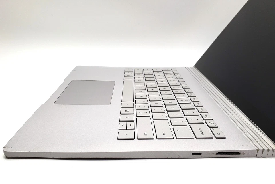 Microsoft Surface Book 13.5" I5-6300U 8GB DDR3 256GB SSD W10 Pro 2-en-1 W Kboard Foto 3 de 4