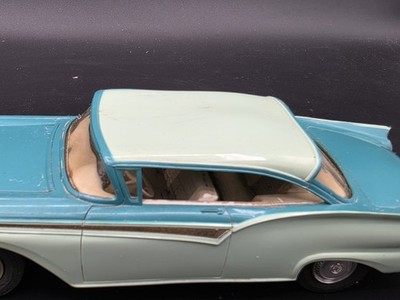 AMT 1957 Ford Fairlane 500 Dealer Promo Friction Car 1:25 Scale