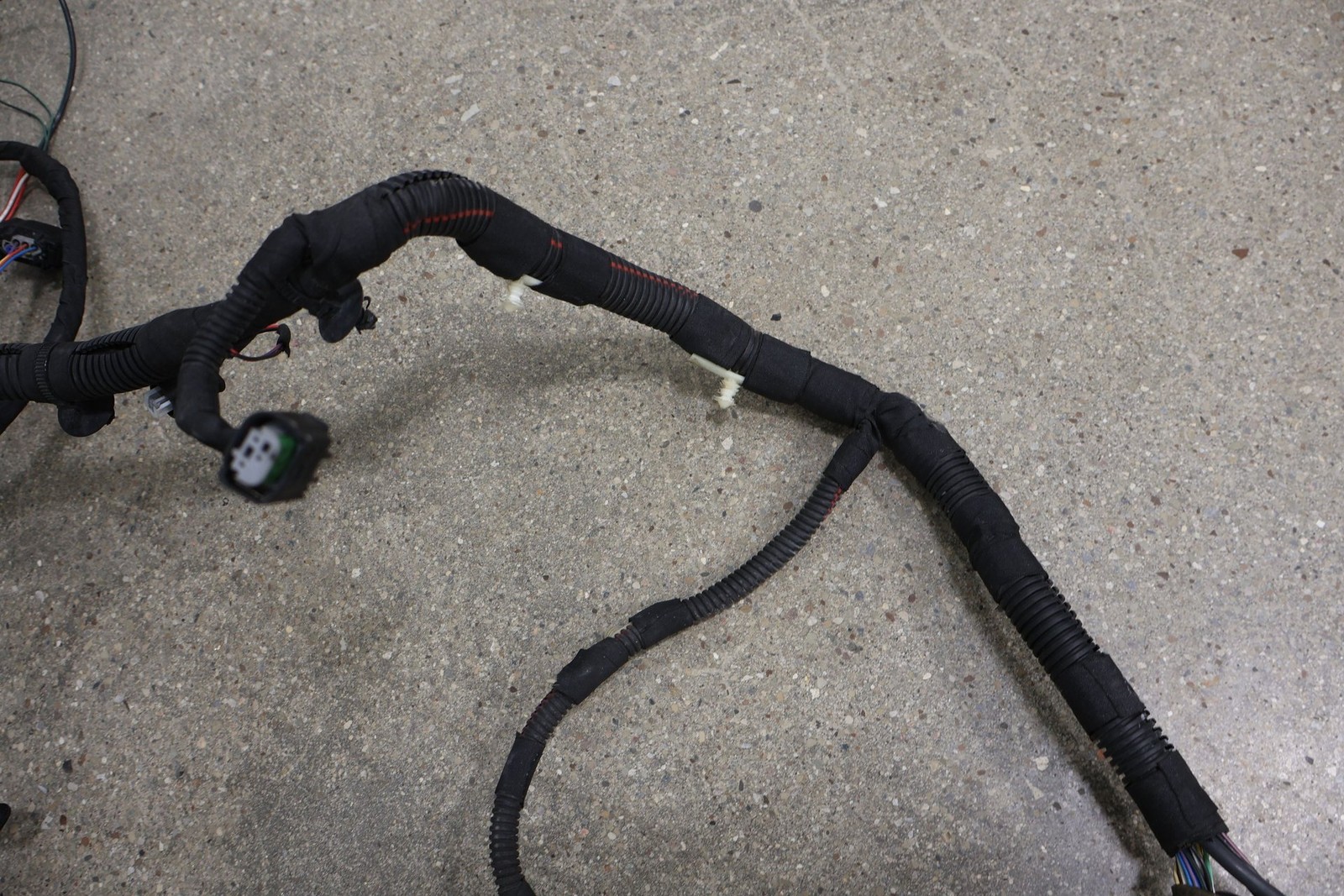 Aston Martin Vantage 2010 Engine wiring harness