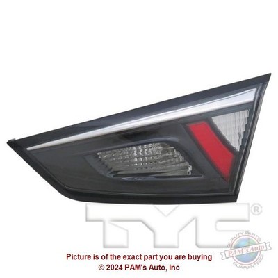 Used Right Tail Light Assembly fits: 2019 Toyota Yaris Sedan decklid mounted Rig