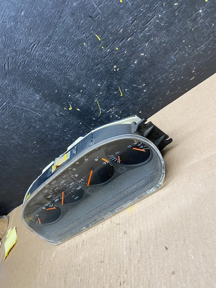 Cuadro de instrumentos velocímetro Porsche 928 1985 a 1986 calibre T4715 PS Foto 3 de 4